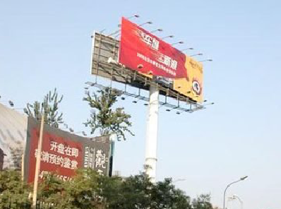  天柱户外广告怎么做才能让人一眼记住？